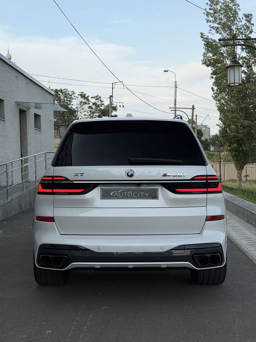 BMW X7 M60i xDrive