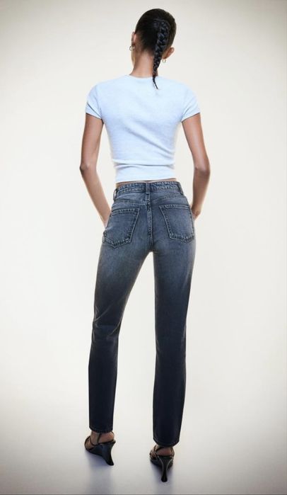 Дамски дънки в стил Mom jeans Bershka