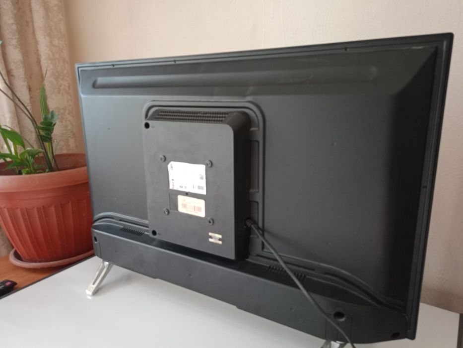 Artel диагональ 81см