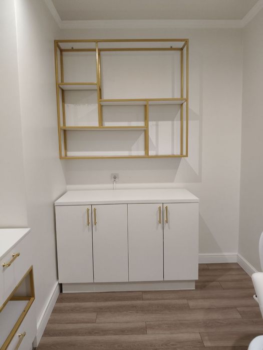 Продается комлект мебели для косметологии