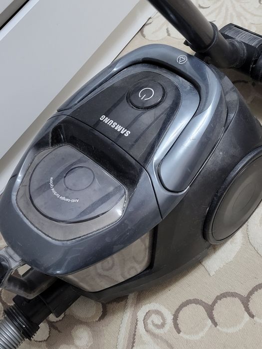 Пылесос Samsung VC18M31C0HG/EV
