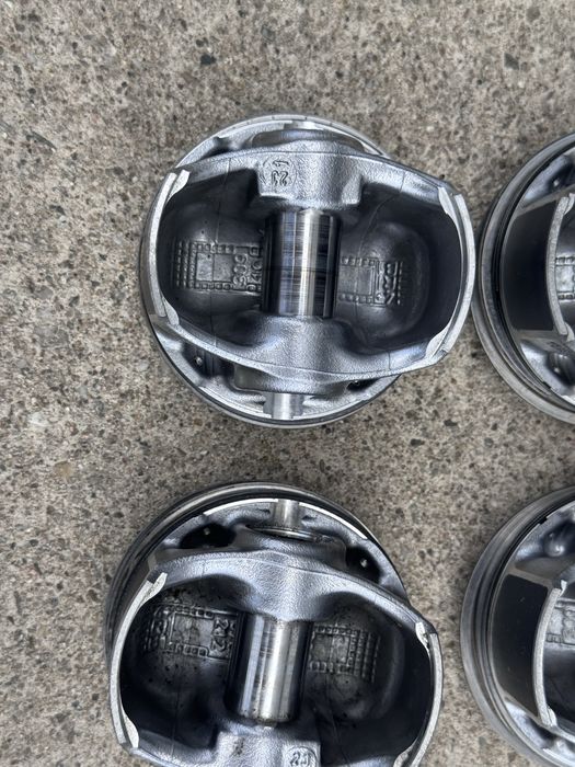 Set 4 pistoane pentru Volkswagen