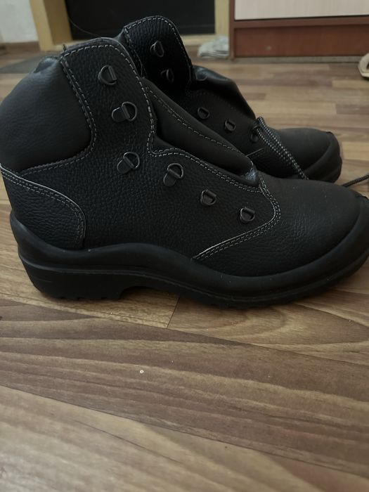 Ботинки новые, рабочие демисезонные , без меха