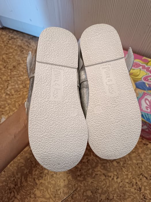 Продам туфли для девочки