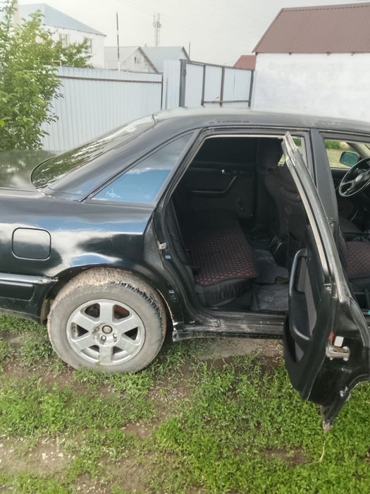 Машина   Audi 100