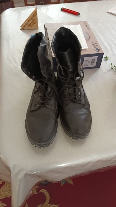 Ботинка хорошая кожа