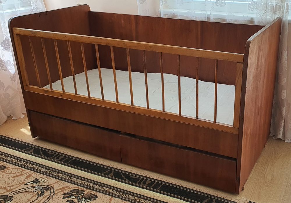 Дървено детско креватче - кошара