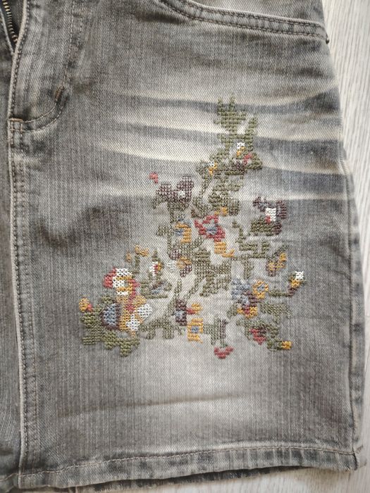 Дънкова пола, черна с бродерия