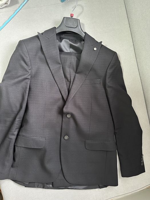 Страхотен мъжки костюм Mono Uomo