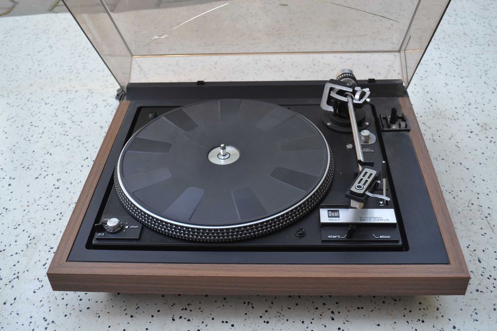 Pick up Dual model 1237