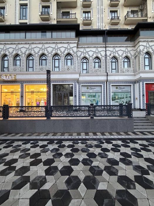 Ул.Бабур Жк "Узбегим" нежилое помещение 316кв первая линия высота 5.4м