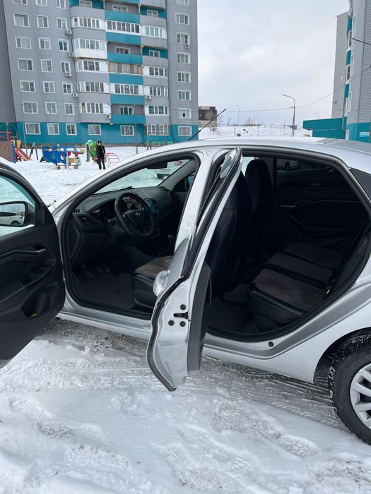 Машина, Веста состояние очень хорошое