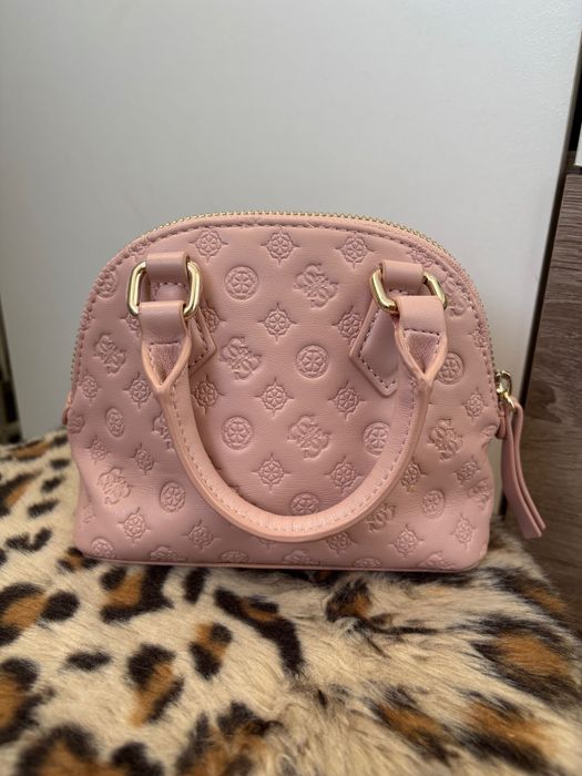 Мини чанта Guess