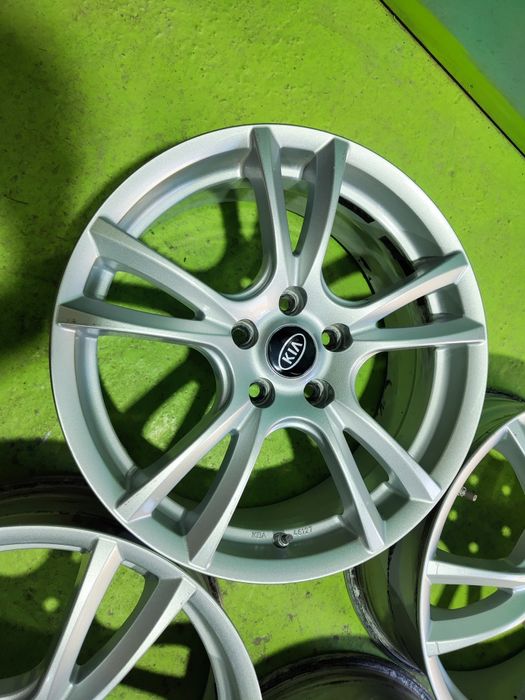 18 5x114.3 Kia Hyundai лети джанти 5х114.3
