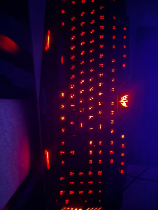 Продам клавиатуру