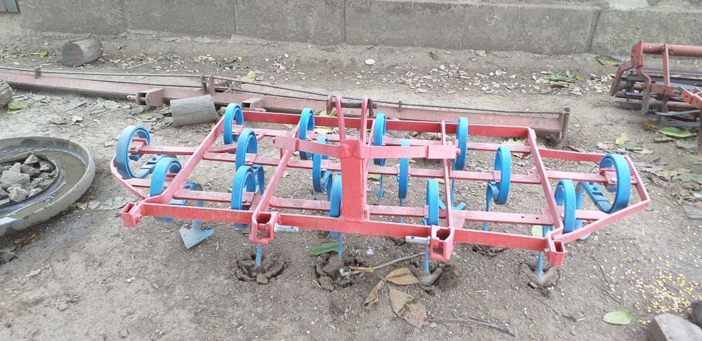 Окопнни култиватори за малък трактор готови за работа