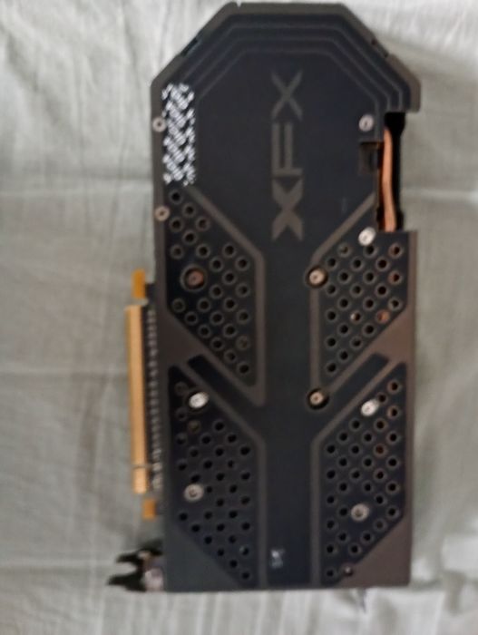Vând placa video Xfx Rx580 8 GB ddr5
