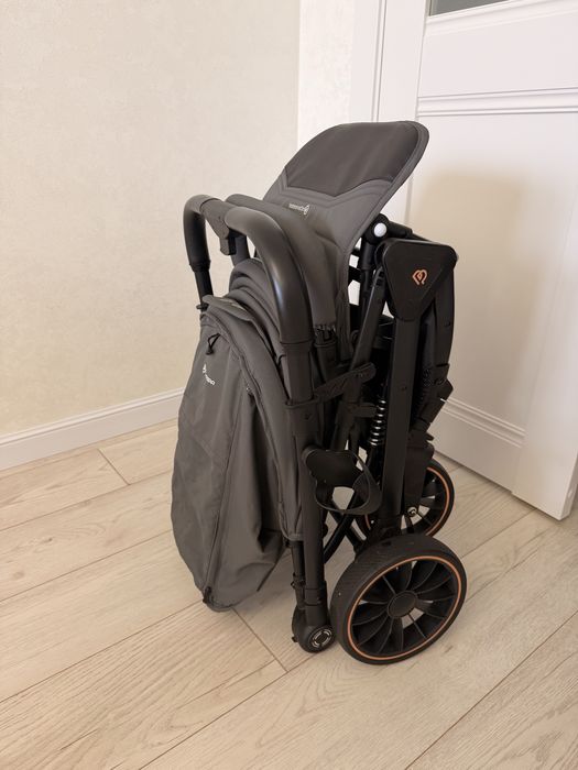 Коляска с перекидной ручкой