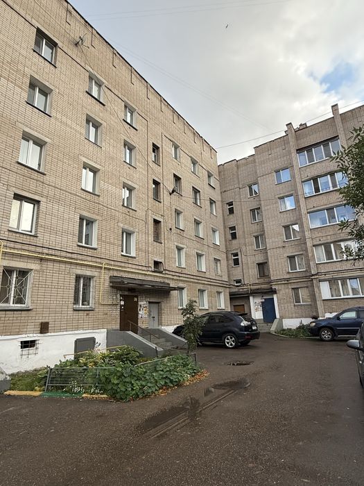 В продаже 3-х ком. новой план. в кирпичном доме 1992г.п. 8 школа, СКГУ