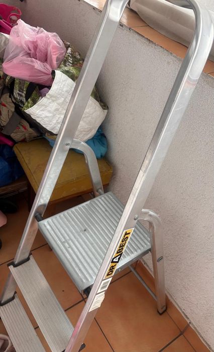 Scară aluminiu 3 trepte Drabest – Stare foarte bună