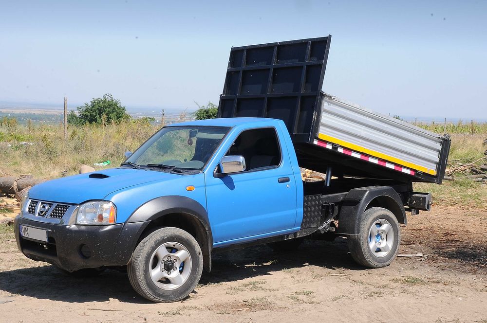 NISSAN Navara D22 Basculabil 2004 camioneta N1 2 locuri+bena basculabila 2.5D Turbo 150 CP E4 4x4 mic/mare, proprietar ofer fiscal 14.500 €