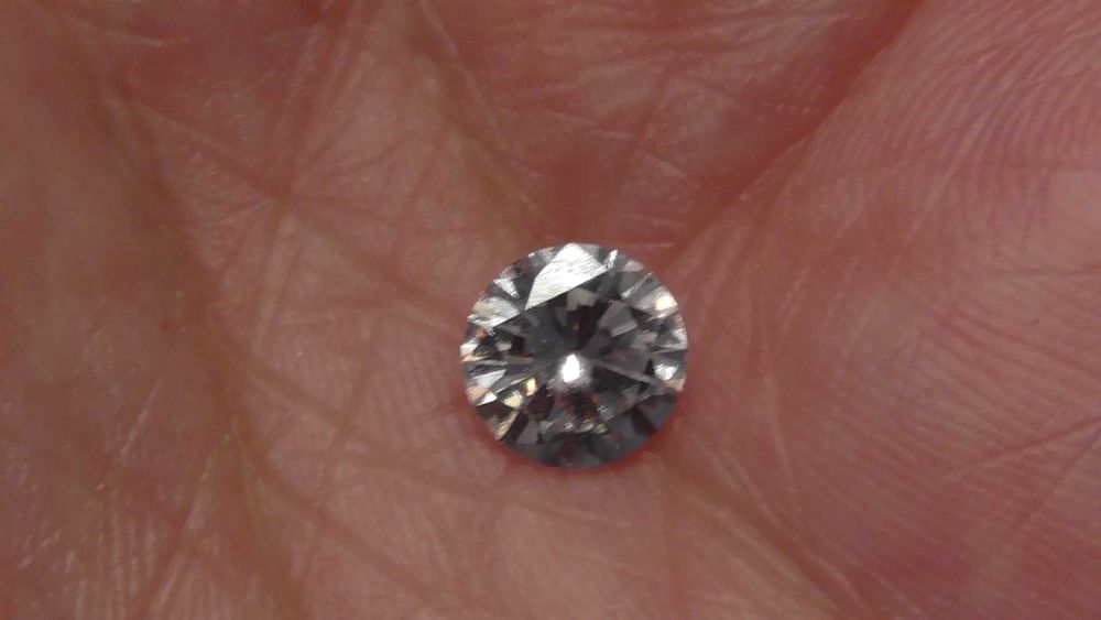 Продам Бeлый Бриллиаnт