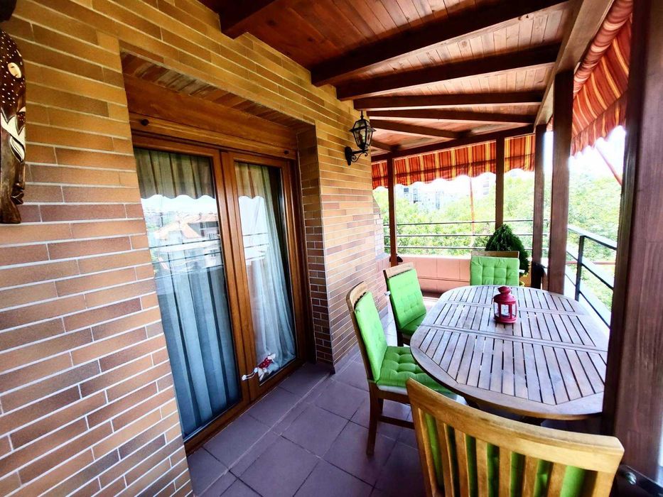 Продава се Тристаен апартамент в Пловдив, Кючук Париж - 151 кв.м за 1305 €/кв.м - Снимка #2