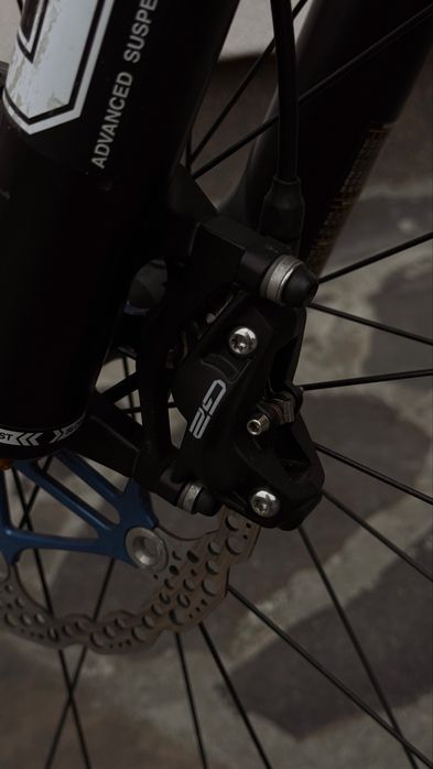 Vand frane Sram G2 r 4 pistoane