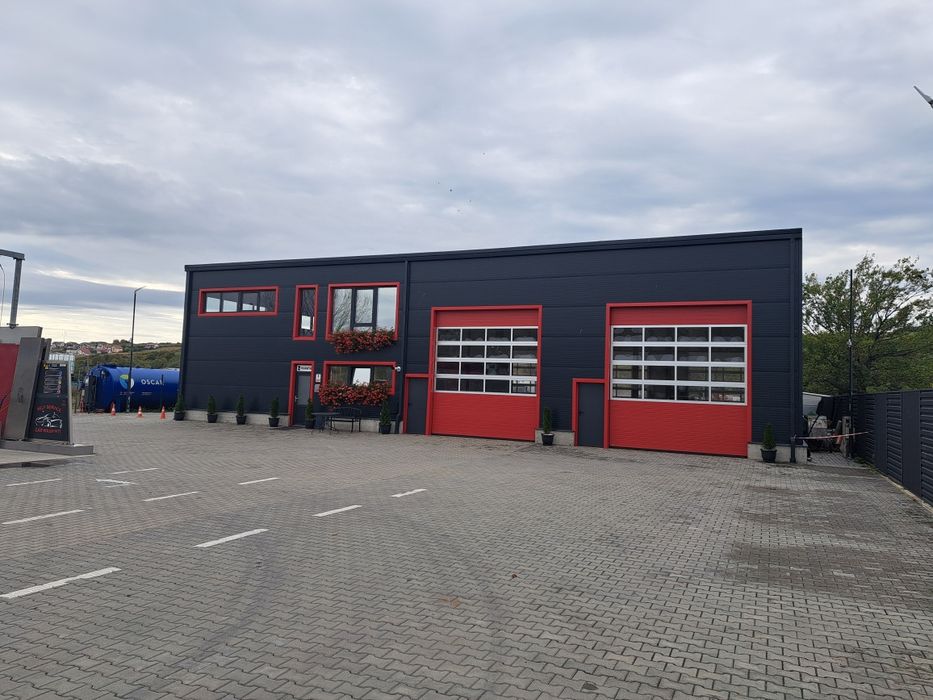 Inchiriez hala  - 300 m