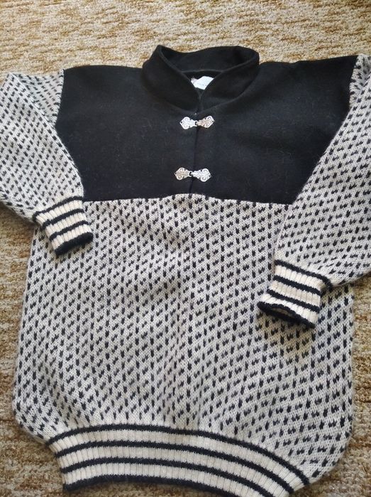 Два мъжки пуловера н.46само за 8лв.всичко