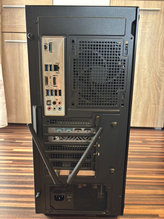 PC Gaming Ryzen 7 5800X 32GB RAM 7800 XT 16GB In Garanție 2 ani