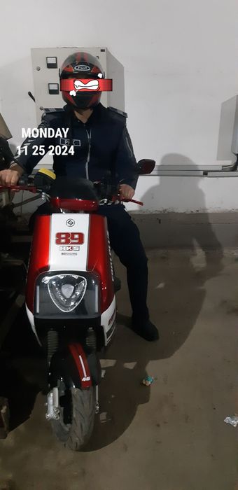 Skuter sotiladi.tezligi 100 km/soatiga.nomer taqilgan.sugʻurtaqilingan