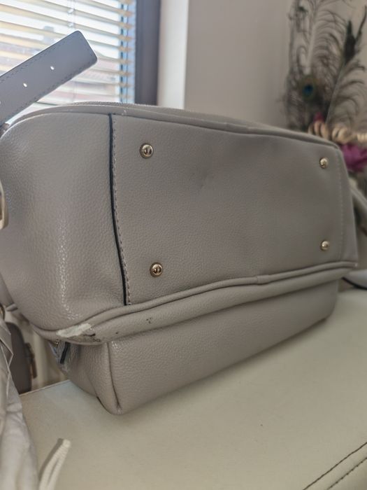 Дамска раница Guess