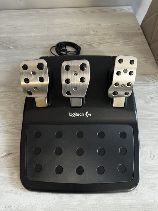 Добре Запазен Logitech g29 + Shifter за g29