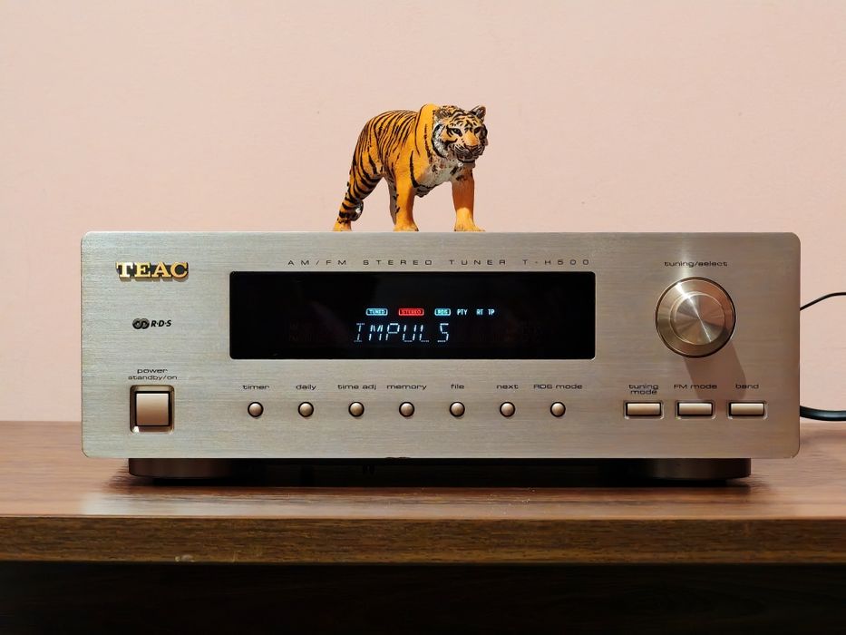 Teac T-H500 Reference. Tuner fin, gama high end. Preț fix !