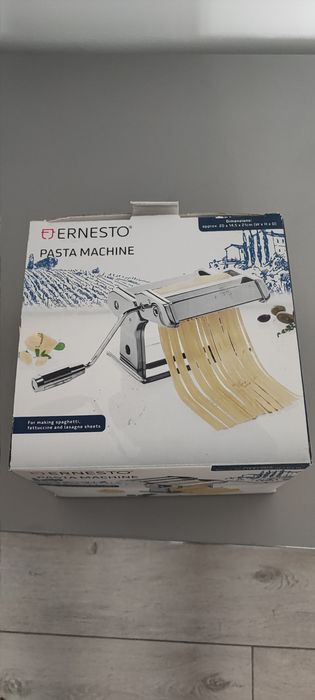 Mașină de făcut paste