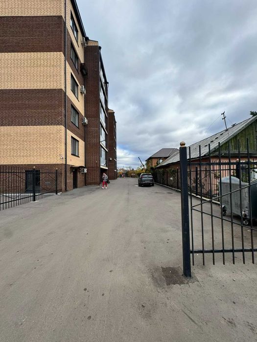 Продам евро 3-х ком., в Центре, район 8 школа