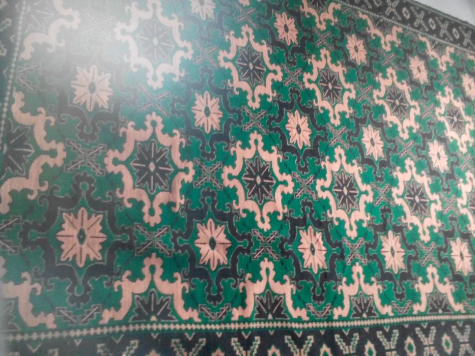 ръчно тъкан килим от естествена 100% вълна плътен с размери 300х400 см