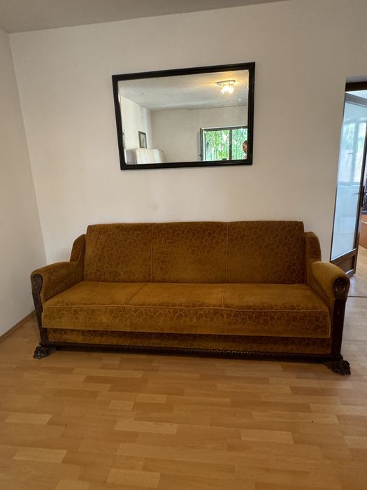 Mobila veche de vanzare