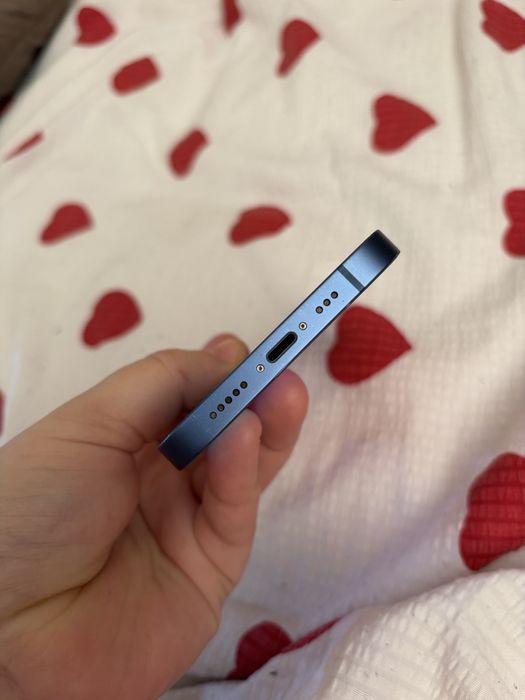 В продвже iPhone 13