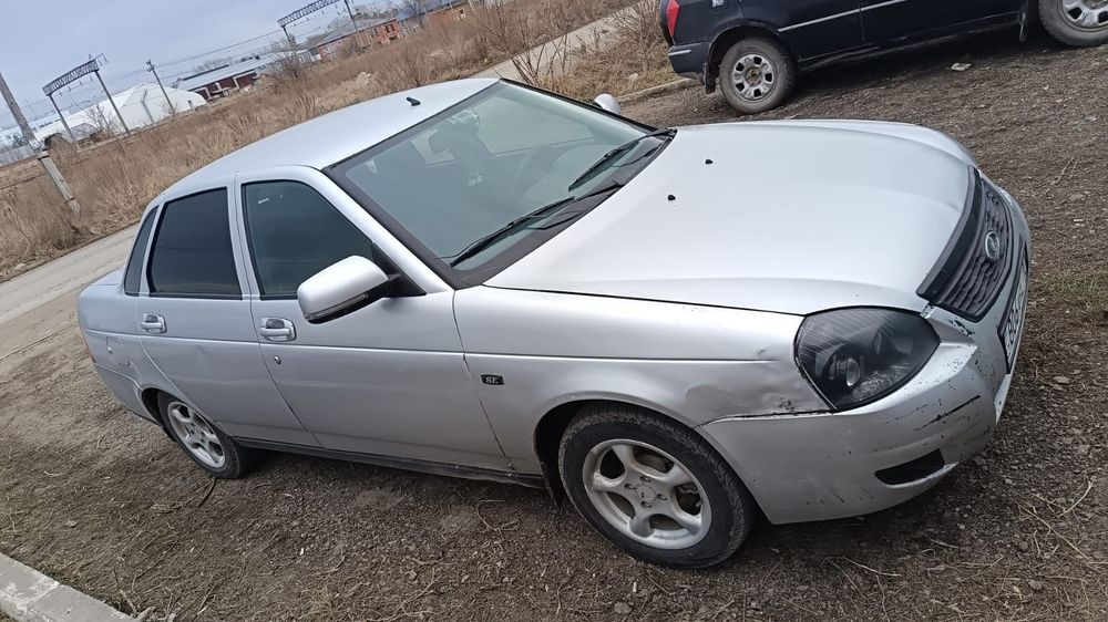 Продаеться приора 2013 года