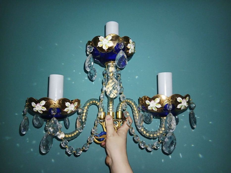 Бра люстра Чехия багемаси бу сакланиши жуда яхши.