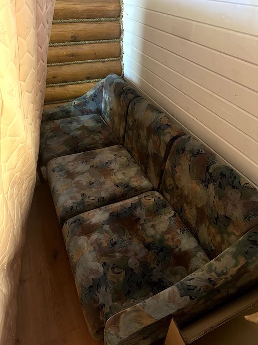 Диван и два кресла