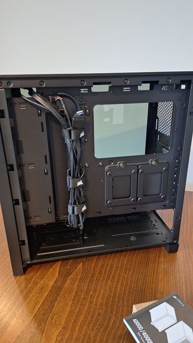 Компютърна кутия Corsair 4000D Airflow