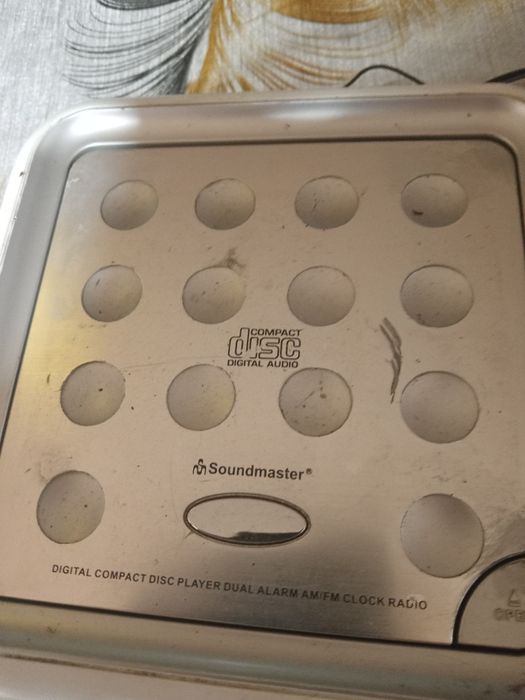 Radio cu SD și ceas cu alarma Germania