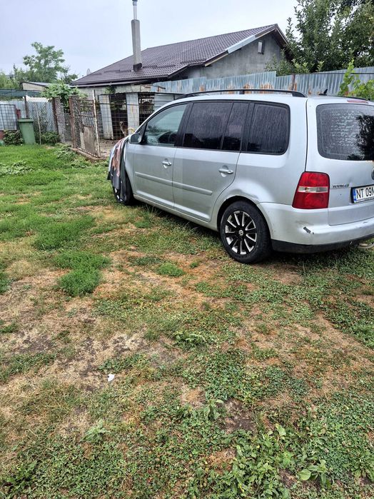 Auto wv Turan 2005