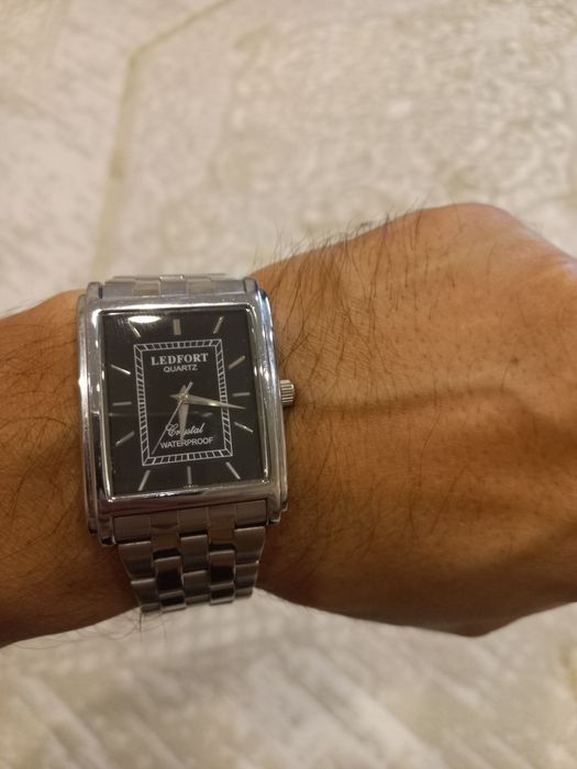 Продам наручные часы Ледфорд
