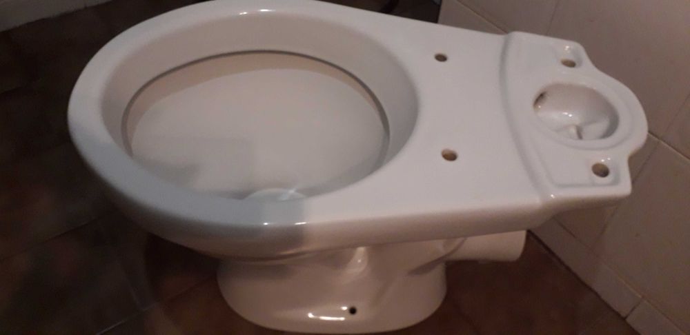 Моноблок за тоалетна