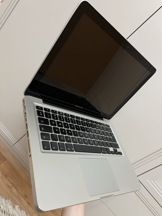 Продается Macbook pro