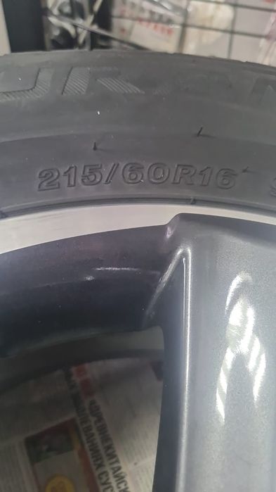Bridgestone 215/60 R16